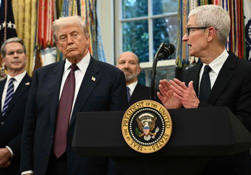 एप्पलले अमेरिकी आपूर्ति श्रृंखलाका लागि थप १०० अर्ब डलर खर्च गर्ने घोषणा