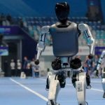 १६ देशका रोबोटहरू फुटबल, किकबक्सिङ र नृत्यमा प्रतिस्पर्धा गर्दै