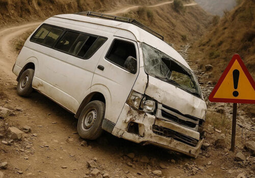 ‘इभी माइक्रोबस’ दुर्घटनामा  १६ जना घाइते