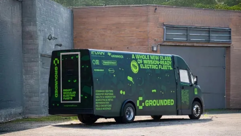 ग्राउन्डेडले प्रहरी, स्वास्थ्य सेवा र विपद् प्रतिक्रियाको लागि विद्युतीय सवारी साधन सी१ प्रस्तुत गर्यो