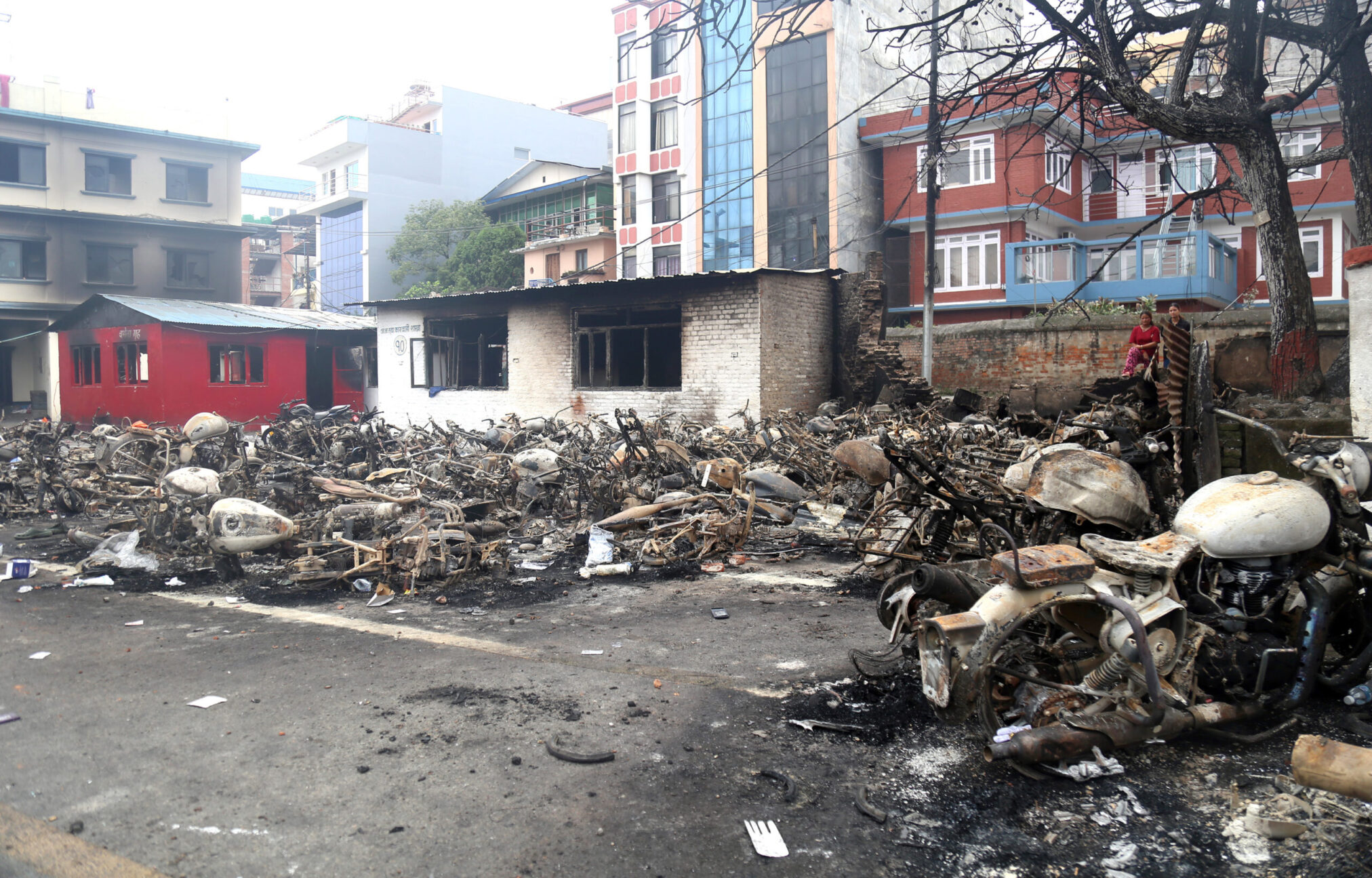 मन्त्री घिसिङद्वारा जलेका सवारीसाधन व्यवस्थापन गर्न निर्देशन