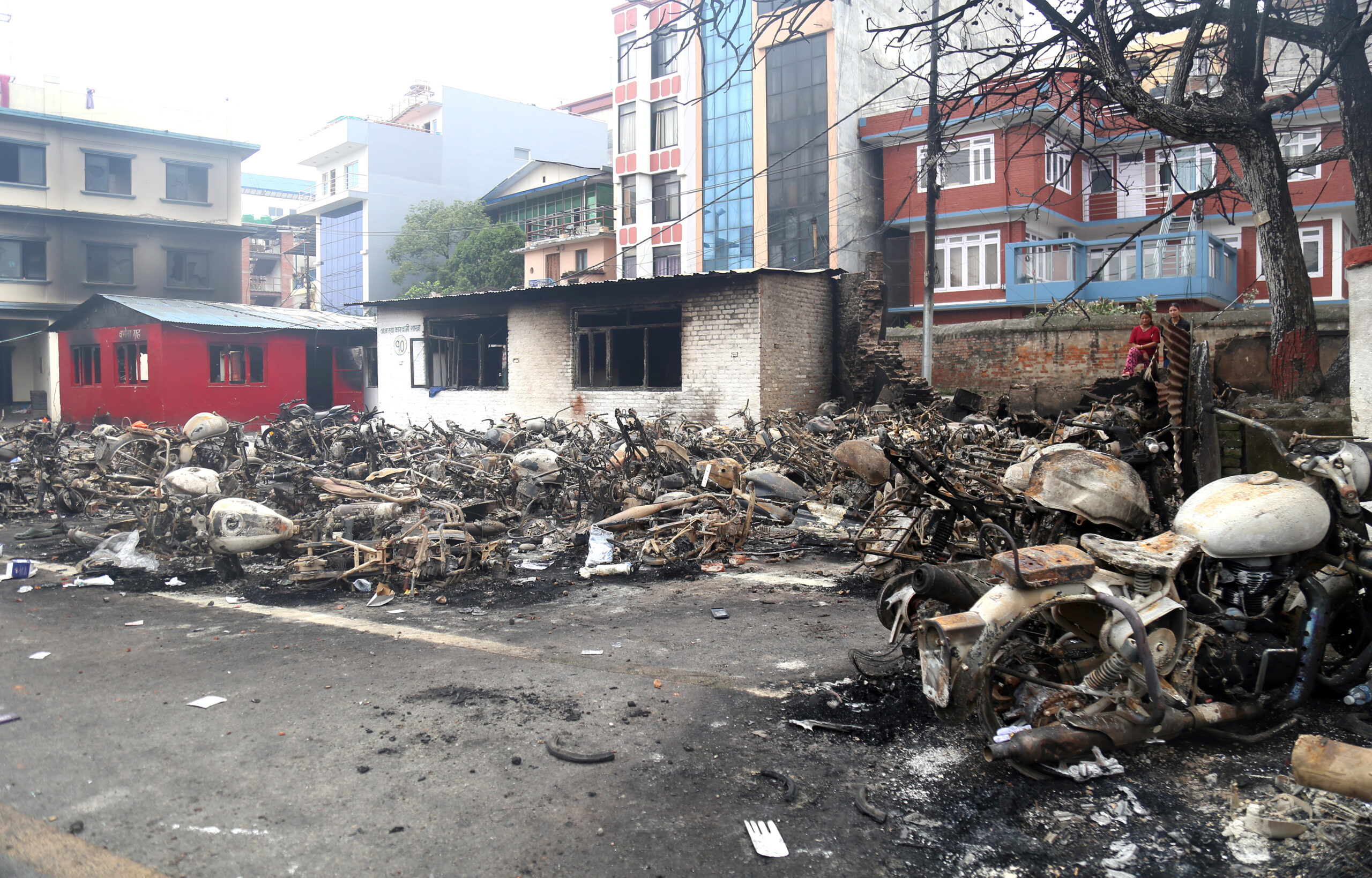 मन्त्री घिसिङद्वारा जलेका सवारीसाधन व्यवस्थापन गर्न निर्देशन