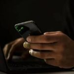 पहिचान चोर्ने र कन्ट्याक्टहरूबाट पैसा माग्ने ह्वाट्सएप स्क्यामहरूबाट आफूलाई कसरी जोगाउने?