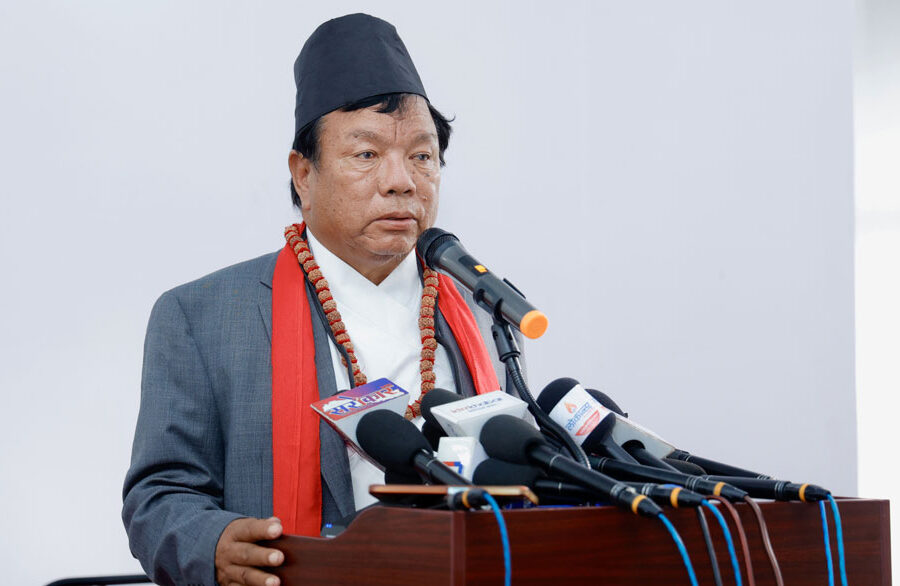 मलाई सुरक्षा कर्मचारी चाहिँदैन, मन्त्रालयमा काम गर्छु, यहीँ आफै पकाएर खान्छु, यहीँ सुत्छु: मन्त्री पुन