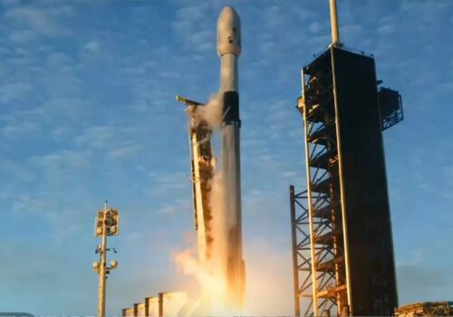 स्पेसएक्सद्वारा तीनवटा अन्तरिक्ष मौसम सम्बन्धी यान प्रक्षेपण