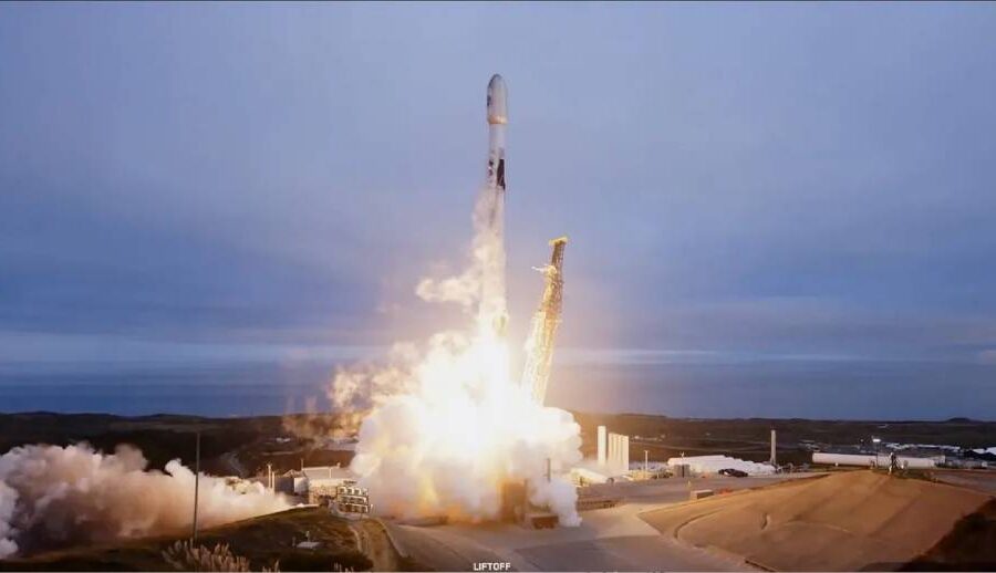 अमेरिकी सेनाका लागि उन्नत नयाँ कन्स्टेलेशन निर्माणको सुरुवात गर्दै स्पेसएक्स: २१ उपग्रह कक्षमा प्रक्षेपण