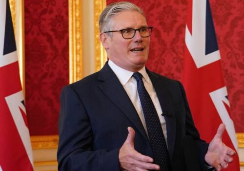 बेलायतले विवादास्पद विचारलाई पुनर्जीवित गर्दै डिजिटल आइडी कार्डहरू प्रस्तुत गर्ने