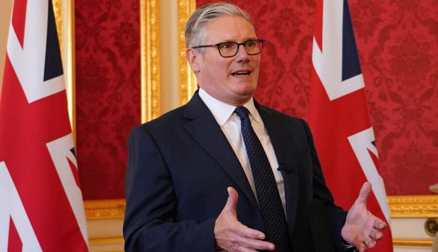 बेलायतले विवादास्पद विचारलाई पुनर्जीवित गर्दै डिजिटल आइडी कार्डहरू प्रस्तुत गर्ने