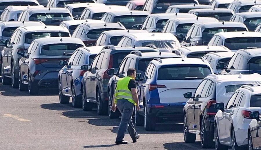 अमेरिकाले ईयूमा बनेका कारहरूको कर १५ प्रतिशतमा घटायो