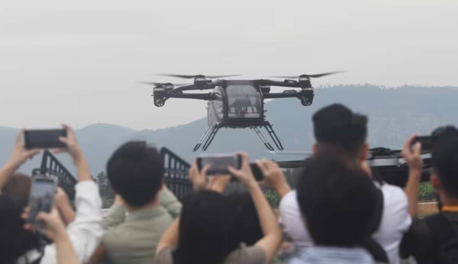 एक्सपेङ एरोह्टका दुई फ्लाइङ कार एकआपसमा ठोक्किए