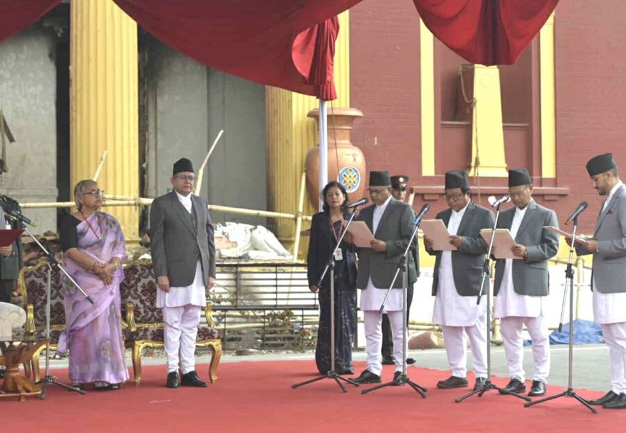 नवनियुक्त मन्त्रीहरुले लिए पद तथा गोपनीयताको शपथ