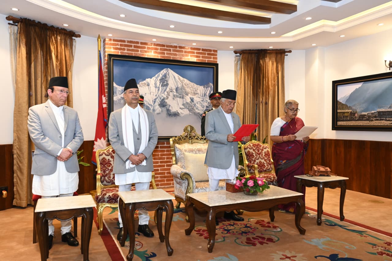 प्रधानमन्त्री सुशीला कार्कीले गरिन शपथ ग्रहण, सम्पूर्ण मन्त्रालयको जिम्मासमेत प्रधानमन्त्रीलाई