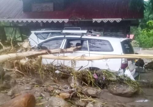 भारतको पश्चिम बङ्गालमा भारी वर्षाका कारण सूचना तथा सञ्चार सञ्जालहरु ठप्प: हालसम्म २४ जनाको मृत्यु