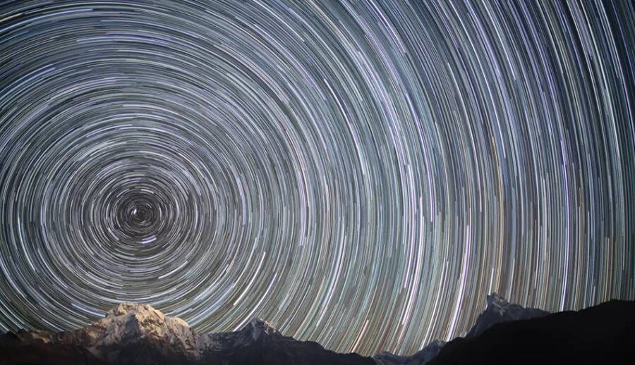 पृथ्वी घुमेको हामीले किन महसुस गर्दैनौं? हामीलाई किन रिँगटा लाग्दैन? यस्तो छ कारण