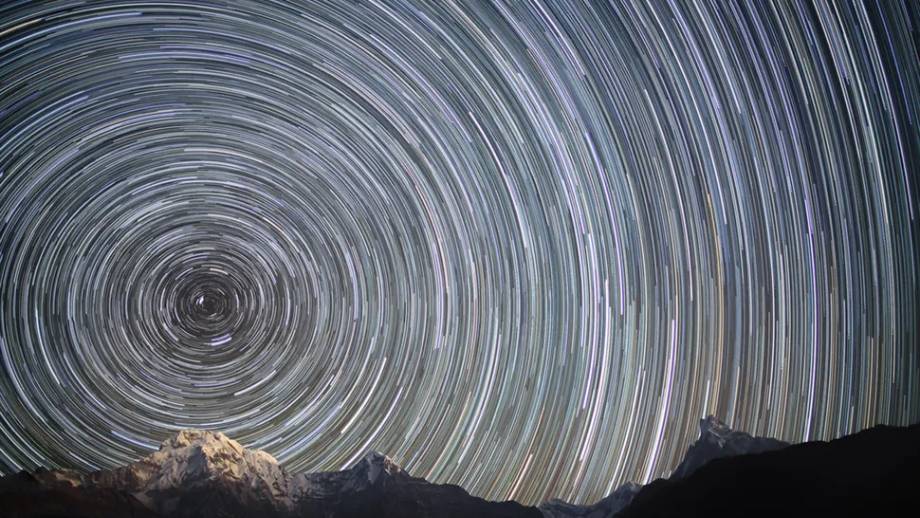 पृथ्वी घुमेको हामीले किन महसुस गर्दैनौं? हामीलाई किन रिँगटा लाग्दैन? यस्तो छ कारण