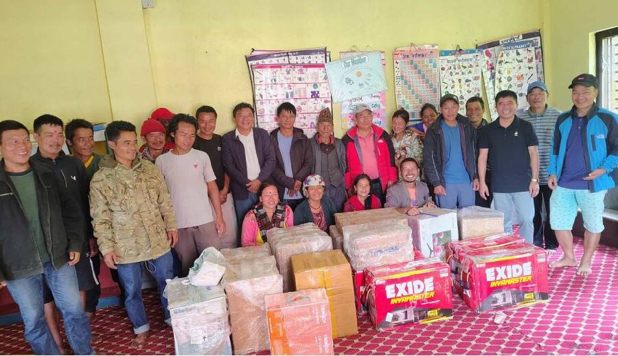 म्याग्दीमा पूर्वविद्यार्थीले विद्यालयलाई दिए कम्प्युटर, सिसिटिभी क्यामरालगायतका शैक्षिक उपकरण