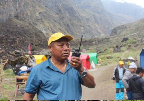 अन्नपूर्ण प्रथम हिमालको आधार शिविर जाने पदमार्गमा सञ्चार सुविधा नहुँदा पर्यटकलाई सास्ती