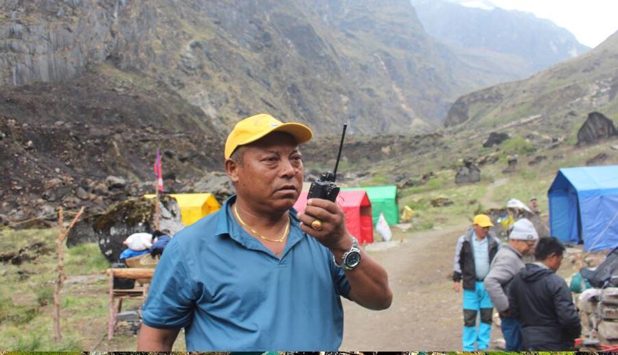 अन्नपूर्ण प्रथम हिमालको आधार शिविर जाने पदमार्गमा सञ्चार सुविधा नहुँदा पर्यटकलाई सास्ती