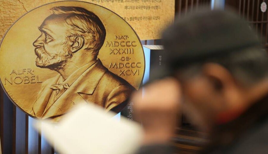 सुसुमु किटागावा, रिचर्ड रोबसन र ओमार एम. याघीलाई रसायनशास्त्रमा नोबेल पुरस्कार