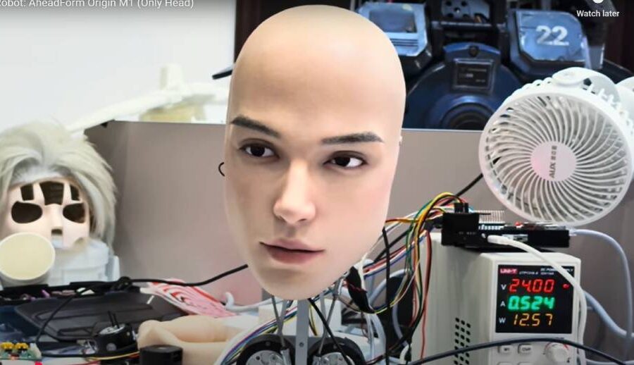 चिनियाँ कम्पनीले बनायो मान्छेको अनुहारजस्तै देखिने र आँखाको परेला झिम्काउने रोबोटिक टाउको