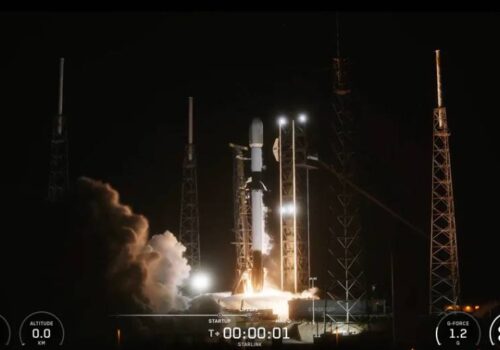 स्पेसएक्सले फेरि अन्तरिक्षमा पठायो स्टारलिंक इन्टरनेट स्याटेलाइटहरूको अर्को समूह