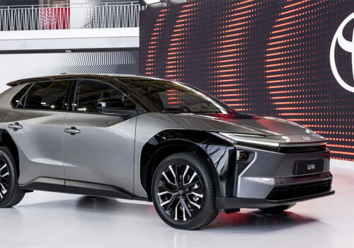 टोयोटाले अगस्ट महिनामा आफ्नो घरेलु बजारमा केवल १८ ओटा ईभी बेच्यो