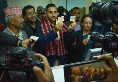 सञ्चारमन्त्री खरेलले भने- खण्डहरजस्तो भएको मुद्रण केन्द्रको धुलो टकटक्याएर छपाइ गरेका छौँ