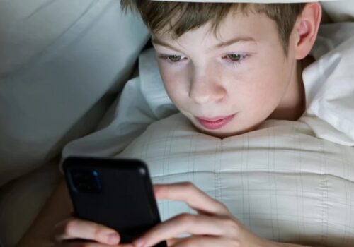 ईयूले १६ वर्ष मुनिका बालबालिकाका लागि सामाजिक सञ्जालमा प्रतिबन्ध लगाउन सक्ने