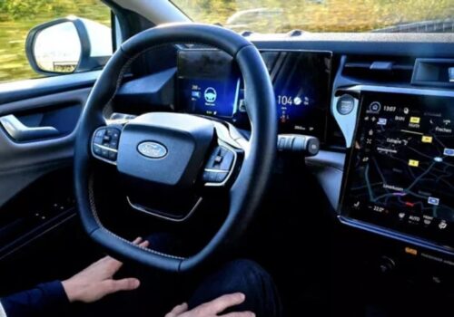 फोर्डले युरोपमा मास मोडेलहरूको लागि “ह्यान्ड्स–फ्री ड्राइभिङ” को साथ टेस्लालाई चुनौती दिने