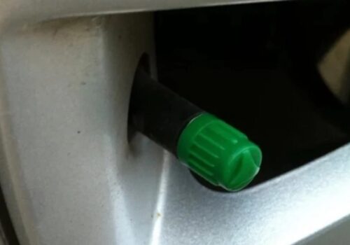 सवारी साधनको टायरमा हरियो भल्भ क्याप्स यसकारण लगाइन्छ