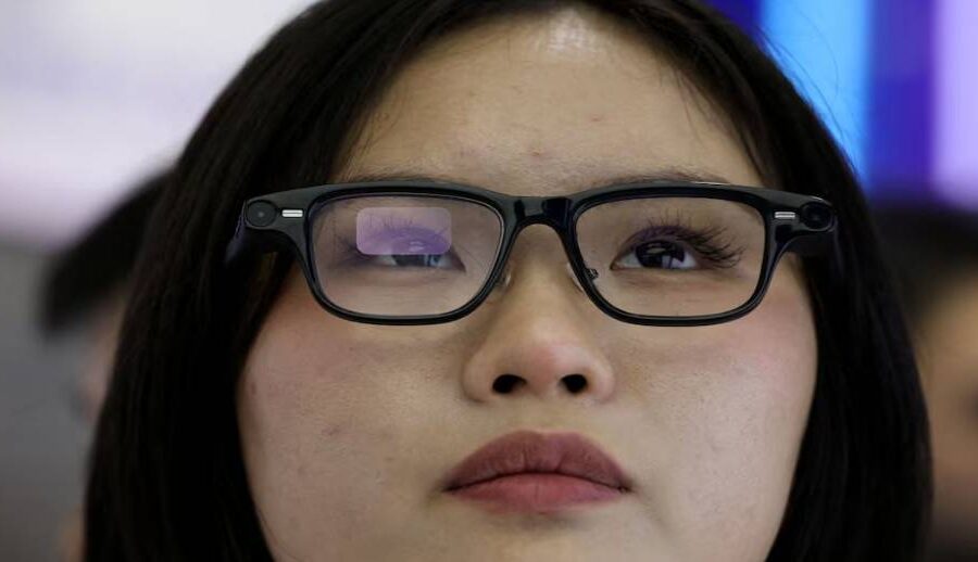 अलिबाबाले सार्वजनिक गर्यो क्वार्क एआई चश्मा: मेटालगायतका उत्पादनलाई ठाडो चुनौती