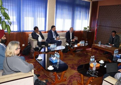 ट्रली बस सञ्चालनको सम्भाव्यता अध्ययन गरिँदै: ऊर्जामन्त्री घिसिङद्वारा एडीबीसँग सहयोगका लागि आग्रह