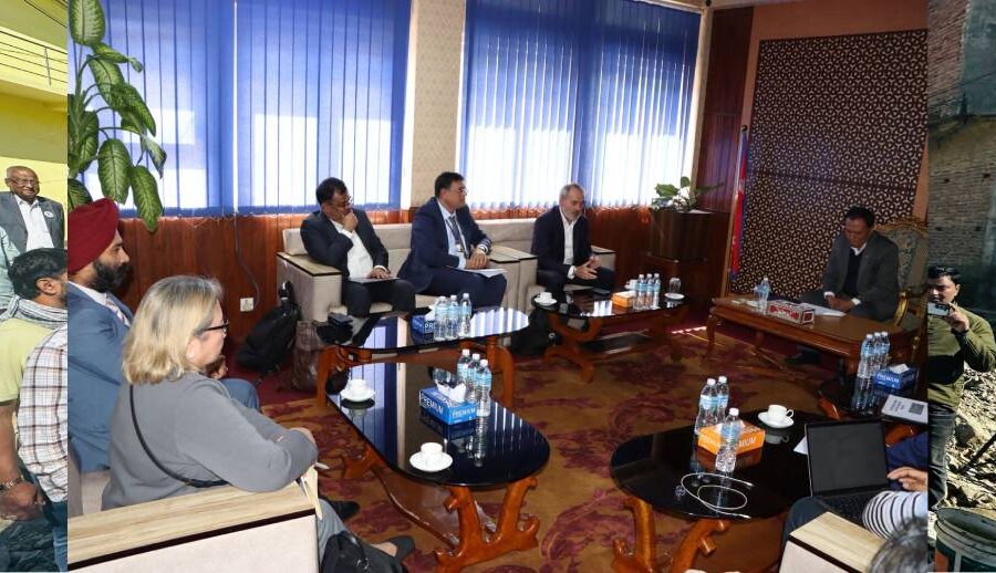 ट्रली बस सञ्चालनको सम्भाव्यता अध्ययन गरिँदै: ऊर्जामन्त्री घिसिङद्वारा एडीबीसँग सहयोगका लागि आग्रह