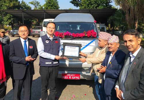 क्यान्सर अस्पताललाई चीनद्वारा विद्युतीय सवारीसाधन सहयोग