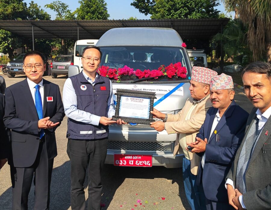क्यान्सर अस्पताललाई चीनद्वारा विद्युतीय सवारीसाधन सहयोग