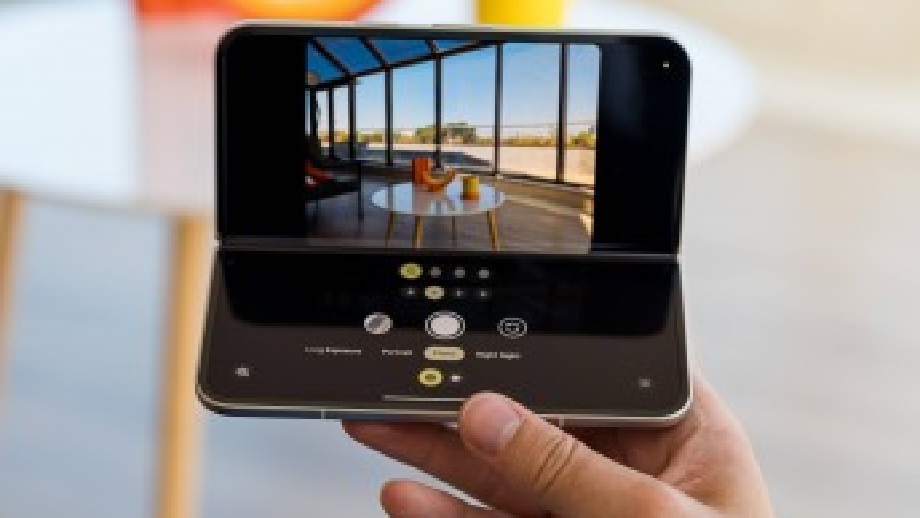 गुगल पिक्सेल ९ प्रो फोल्डले १० प्रो फोल्डको क्यामरा स्प्लिट भ्यू सुविधा प्राप्त गर्यो