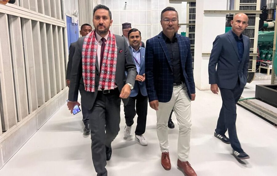 एनसेललाई सञ्चारमन्त्री खरेलको सुझाव- जिम्मेबार बनेर व्यवसाय गर्नुस्, क्लिन बिजनेस र क्लिन सेवा दिनेमा सरकारले सहयोग गर्छ