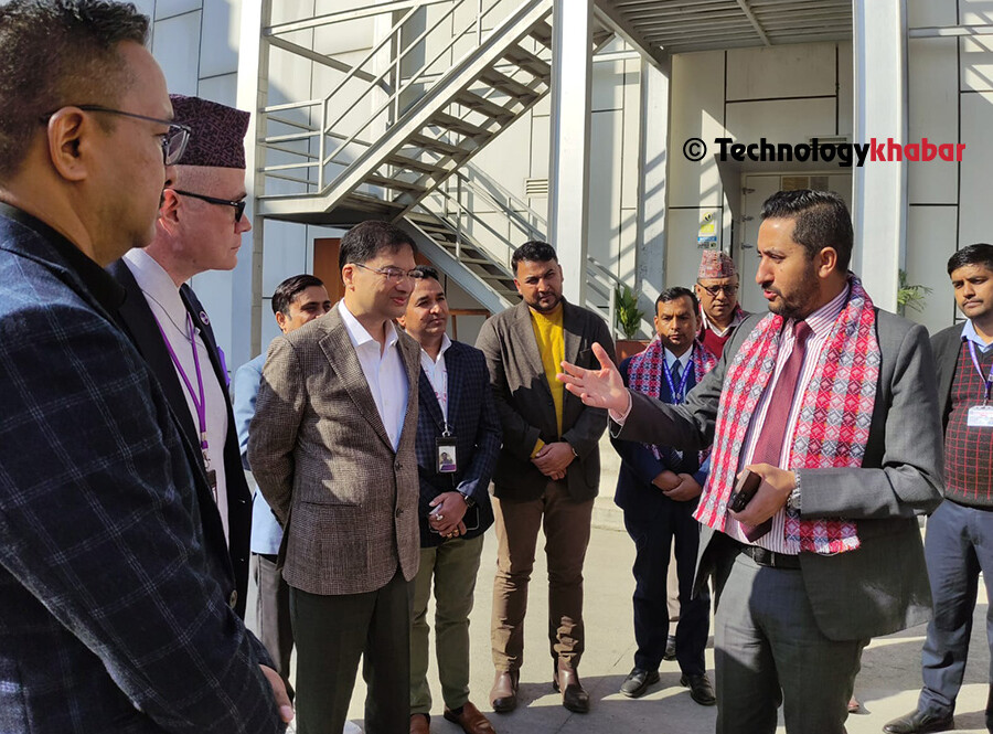 सञ्चारमन्त्री खरेलद्वारा एनसेल कार्यालय अवलोकन, एनसेलसँग देखिएका समस्या समाधानका लागि सरकार प्रयासरत रहेको भनाई