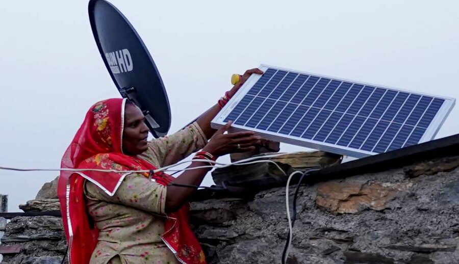 भारतका खानी क्षेत्रमा सौर्य बत्तीले महिलामा आशा र आत्मनिर्भरता