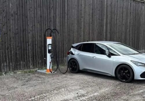 युरोपमा सबैभन्दा फास्ट र सस्तो चार्जिङ उपलब्ध; सौर्य ऊर्जाको कारण प्रति किलोवाट आवरको मूल्य १५ सेन्ट