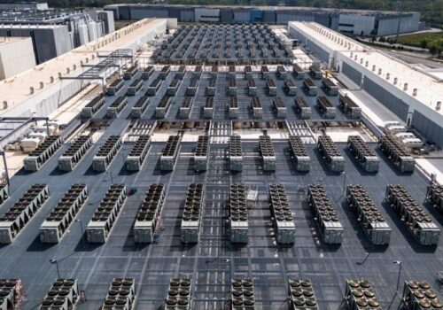 २०० भन्दा बढी वातावरणीय समूहहरूले “अमेरिकामा नयाँ डाटा केन्द्रहरूमा प्रतिबन्ध” लगाउन आह्वान गर्दै