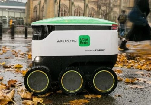 उबरले बेलायतका दुई शहरहरूमा डेलिभरी रोबोटहरू लन्च गर्यो; ३० मिनेटभन्दा कम समयमा खाना डेलिभर गर्ने