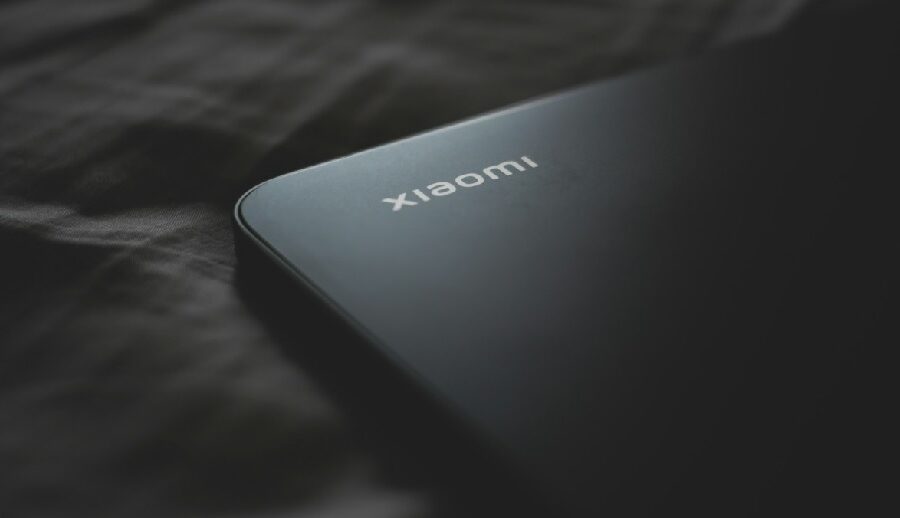 शाओमीले १०,००० एमएएच ब्याट्री भएको एकदमै पातलो फोनमा काम गर्दै