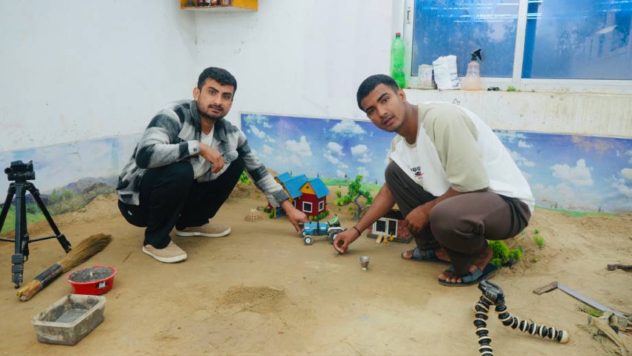 झापाका चौहान दाजुभाइको डिजिटल उडान