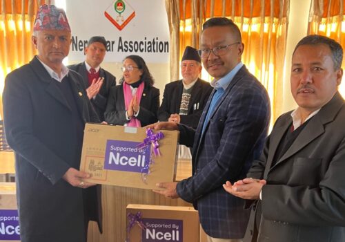 एनसेलद्वारा बार एशोसिएशनलाई आईसीटी उपकरण हस्तान्तरण