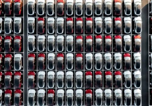 क्यालिफोर्नियाका गभर्नरले राज्यस्तरीय ईभी कर छुटका लागि २०० मिलियन डलर छुट्याउने