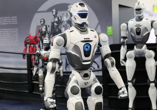 ह्युमनोइड रोबोटको उदयले हामीलाई एक–अर्कासँग किन र कसरी असहज बनाउन सक्छ: यस्तो छ रिपोर्ट