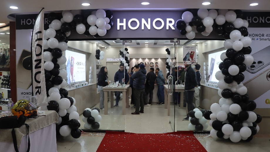 Honor opens its first official showroom at City Center