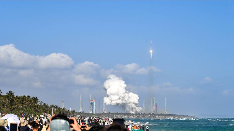 China launches new internet satellite group