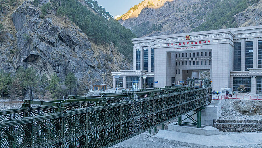 रसुवागढी भन्सार कार्यालयबाट धमाधम विद्युतीय सवारीसाधन तथा सरसामान आयात